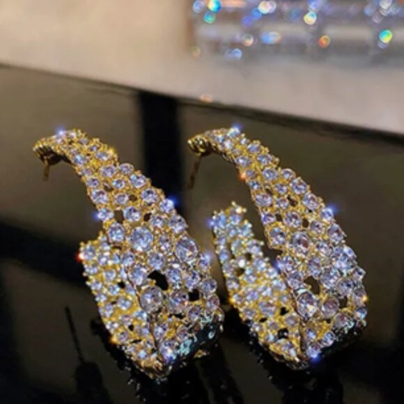 NEW Gold Plated Crystal Circle C Hoop Earrings - Picture 7 of 7